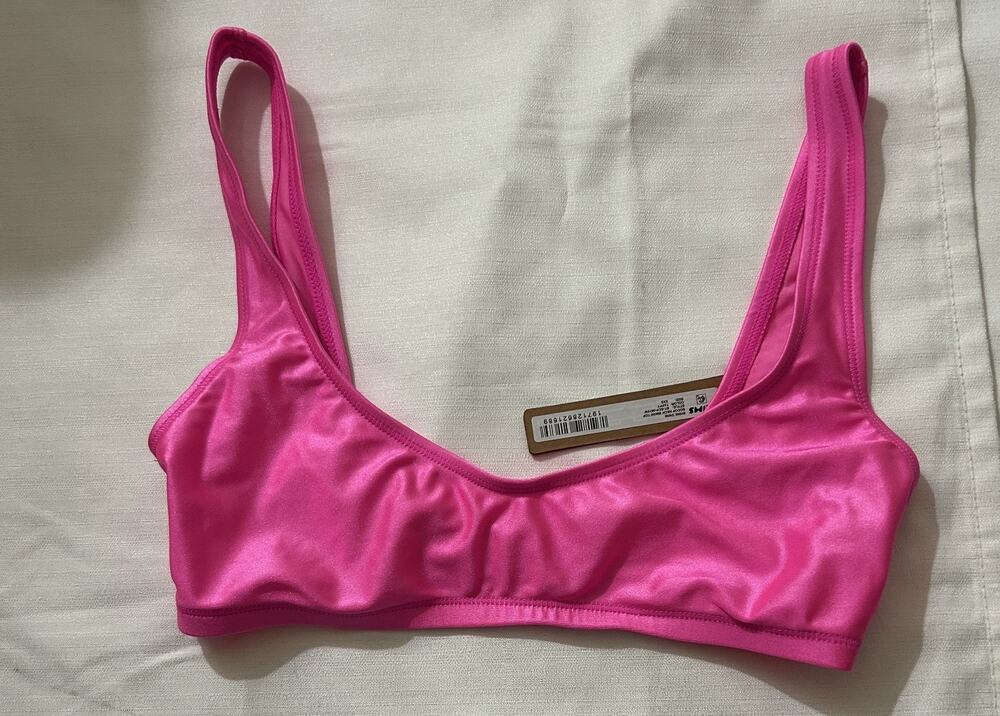 Skims NWT Shine Scoop Neck Bikini Top Taffy Size XXS